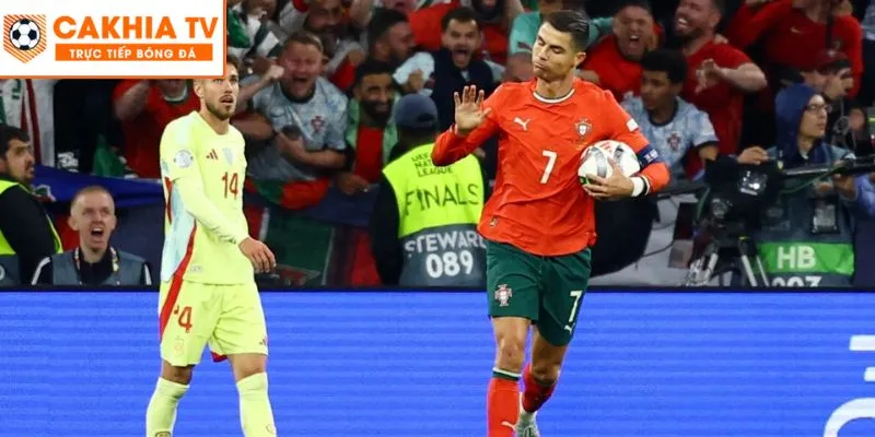Ronaldo ghi bàn tại trận chung kết UEFA Nations League